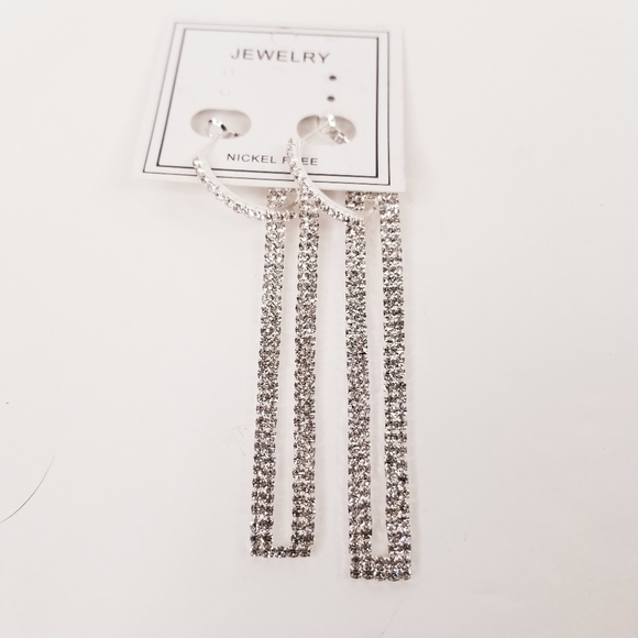 🍁3/$25 Gold or Silver Long Rhinestone Earrings - Picture 5 of 7